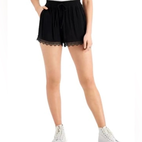 Kingston Grey Junior’s Solid Crochet Trim Shorts Black Small - Picture 1 of 4